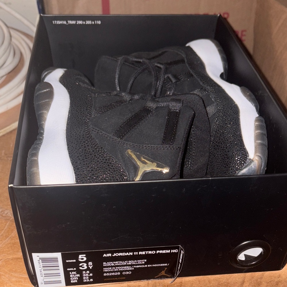 Jordan 11 Retro Black and Gold women Shoes - Size 5 women / 3.5 Kids